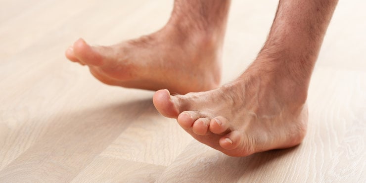 Active toes, when your toes are active, you'll be able to see tendons along the top of your foot and at the front of your ankle