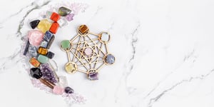 o-seve-chakra-crystals-740