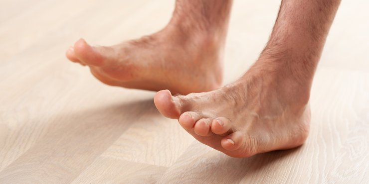 Actieve tenen, als je tenen actief zijn, kun je pezen zien langs de bovenkant van je voet en aan de voorkant van je enkel.